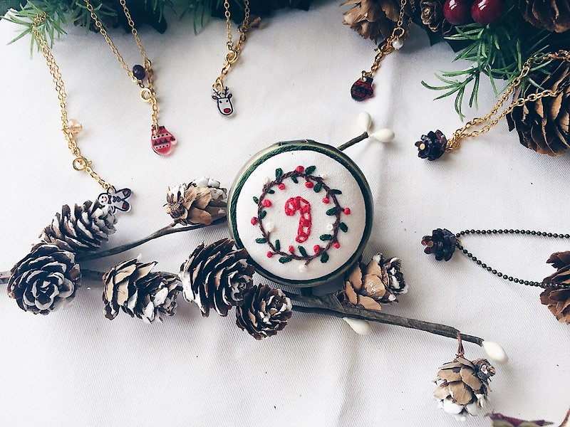Christmas Mini Travel Case Set |  Embroidery Case | Christmas Gift Set - Bracelets - Thread Red
