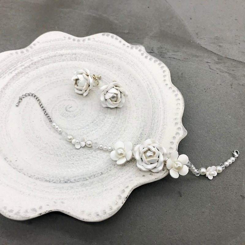 Leather Rose Pearl Jewelry Boxset│ Bracelet & Earrings - Bracelets - Genuine Leather White