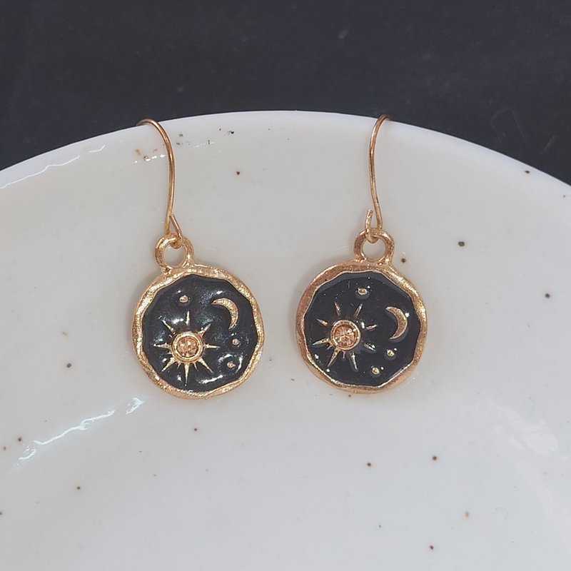 Direct delivery from UK - Sun and Moon Earrings (Blue) - ต่างหู - โลหะ สีน้ำเงิน