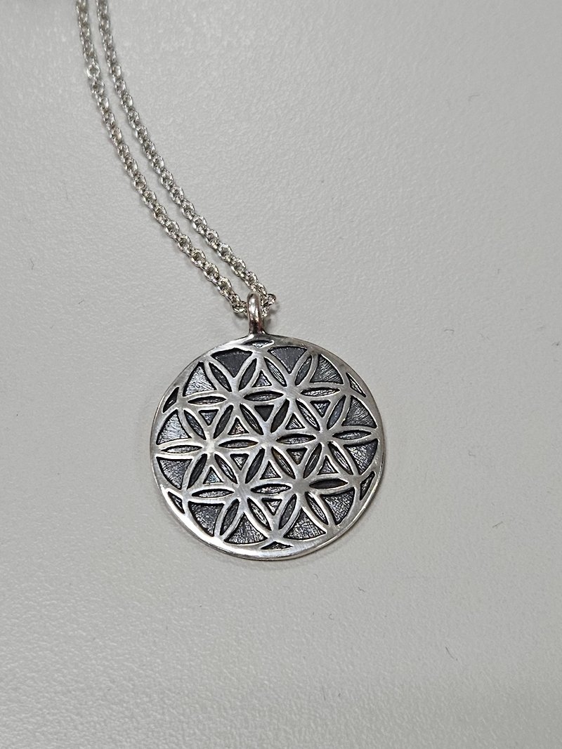 Jiyue. flower of life - Necklaces - Silver Silver