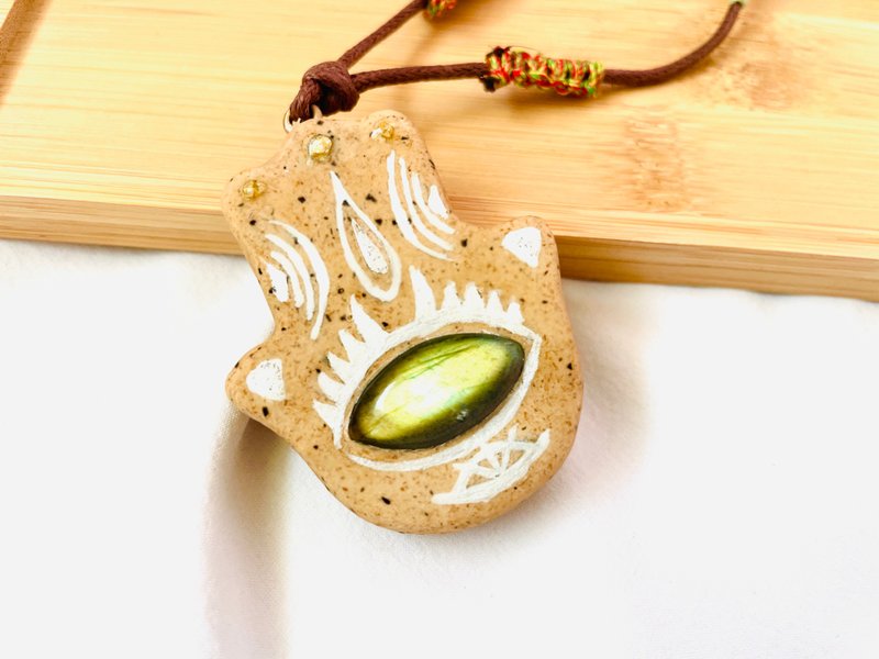 |法蒂瑪之手| 拉長石手繪符文黏土吊墜/能量/禮物/水晶 - 項鍊 - 水晶 多色
