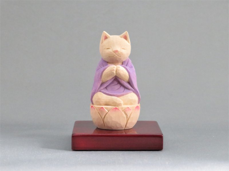 木彫り　袈裟を着た合掌猫　猫仏1916 - 公仔/玩偶 - 木頭 紫色