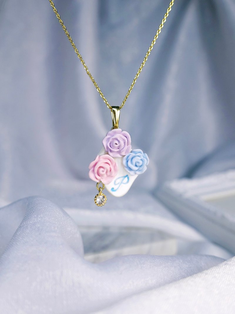 Romantic rose hand-painted letter necklace three-color white Stone bridesmaid gift - สร้อยคอ - ดินเหนียว หลากหลายสี