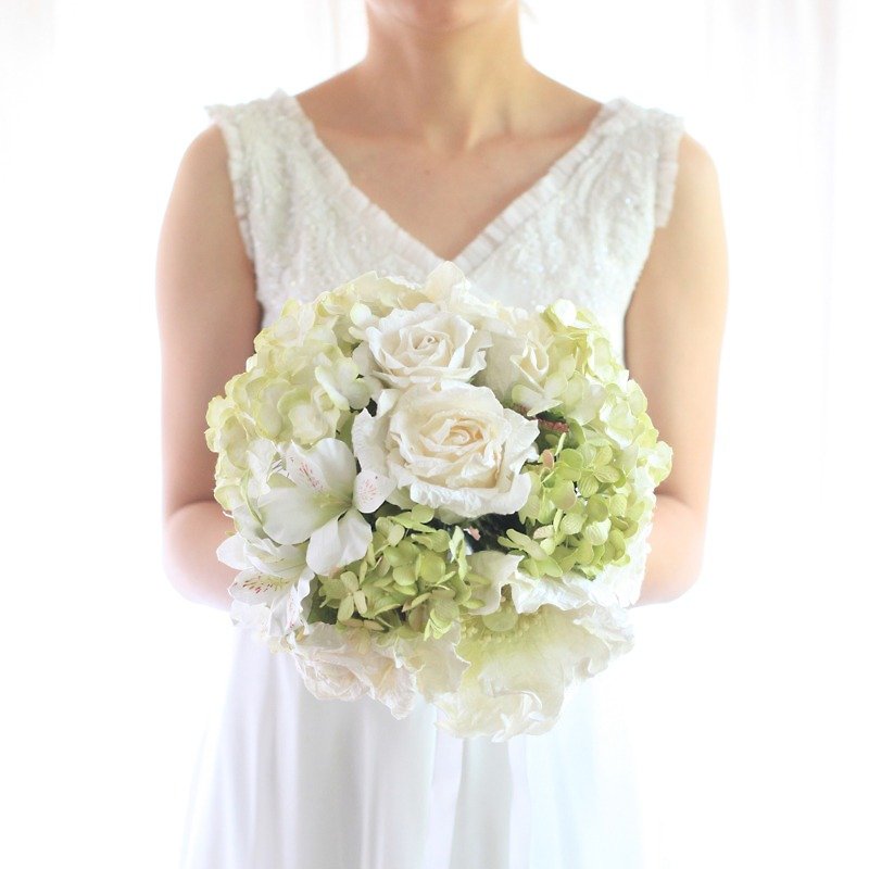 MB101 : ช่อดอกไม้เจ้า สำหรับถือในงานแต่งงาน สีขาว - งานไม้/ไม้ไผ่/ตัดกระดาษ - กระดาษ ขาว