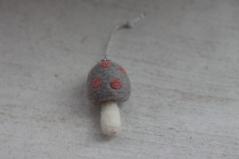 Ink tree + hematoxylin (light color) natural plant dyed mushroom mobile phone charm is currently in stock - อื่นๆ - พืช/ดอกไม้ สีเทา