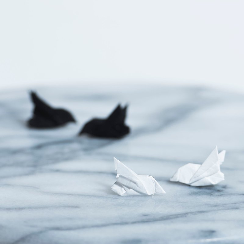\ LITTLE BIRDS / Origami Earrings_Joy Bird - Earrings & Clip-ons - Other Materials White