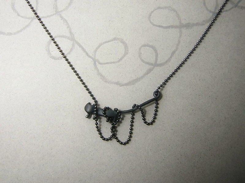 miaow in a tangle " oxdized black " ( cat silver pendant necklace 貓 猫 銀 垂饰 ) - สร้อยคอ - โลหะ สีดำ