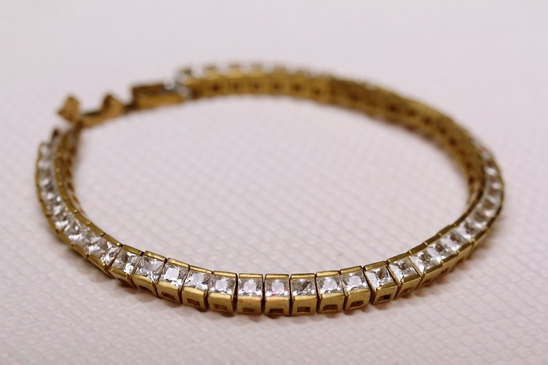 Zircon row diamond bracelet - สร้อยข้อมือ - เครื่องเพชรพลอย สีดำ