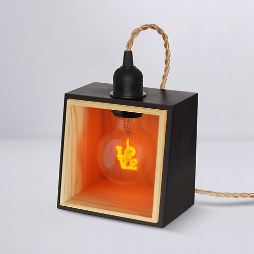 DarkSteve 「演活生命」 方形木制小夜燈 - 含1個 Love 燈泡(倒) Edison-Style 愛迪生燈泡