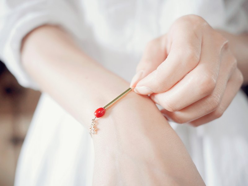 A Match-Red* Bracelet - สร้อยข้อมือ - โลหะ สีทอง