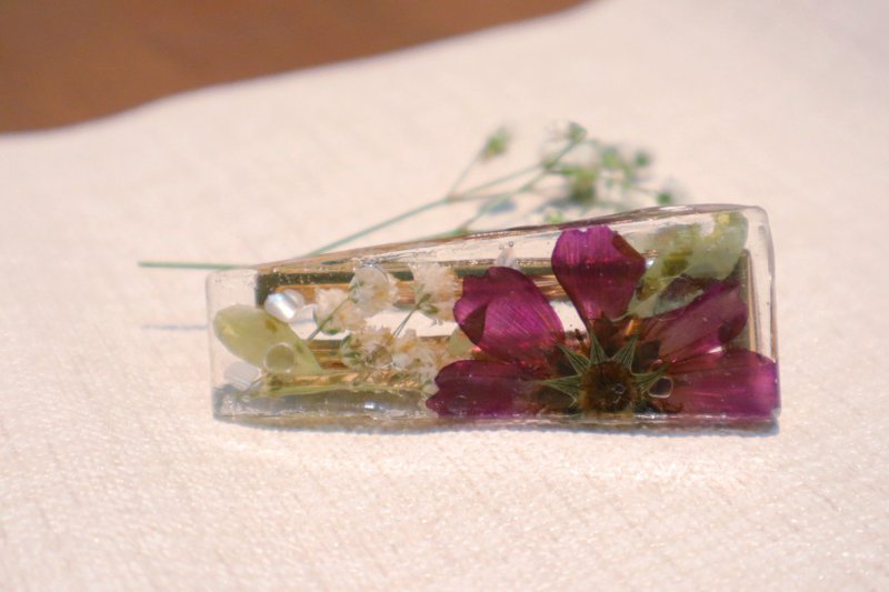 Morifect Handmade Embossed/Dried Flower Resin Epoxy Hair Clip - Hair Accessories - Plants & Flowers 