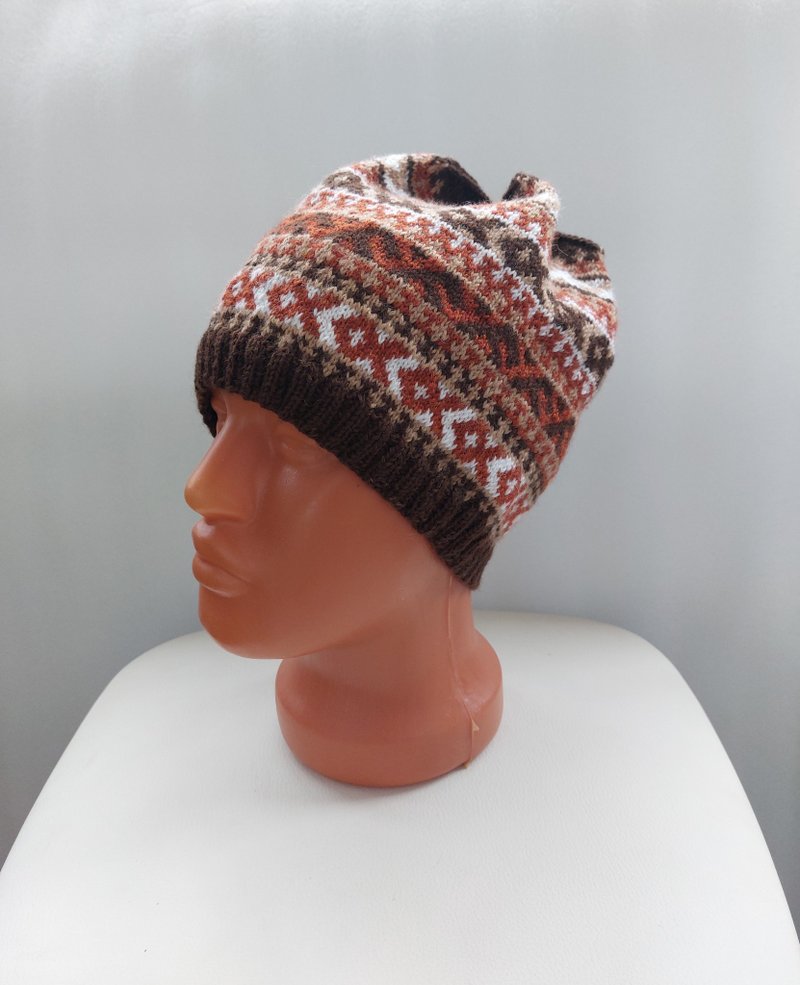 Brown men and Women's Knitted wool cap with handmade jacquard pattern - 帽子 - 羊毛 咖啡色