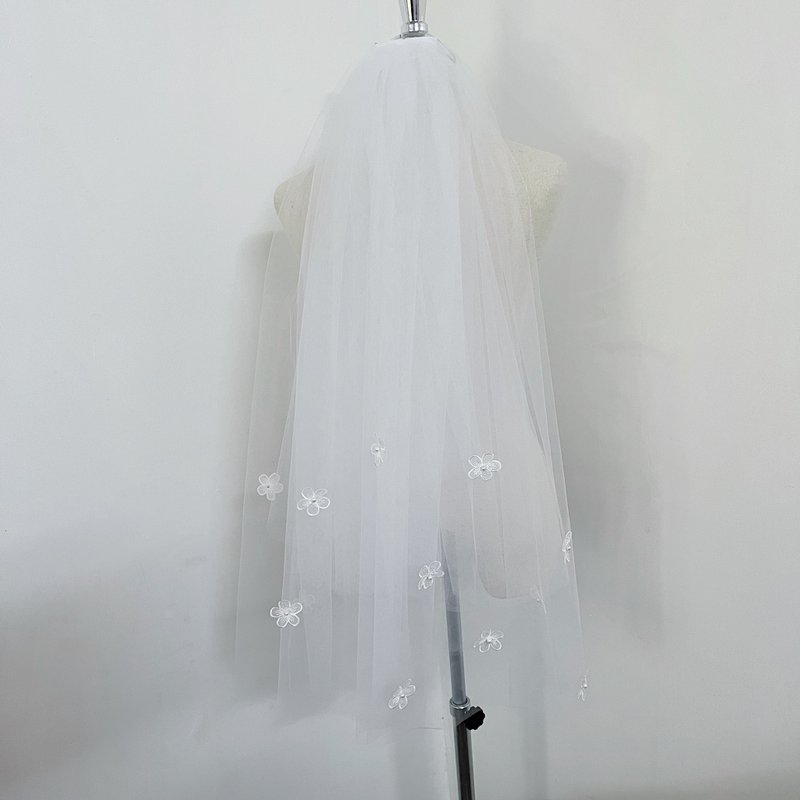 White pearl Flowers Veil : Wedding bridal veil - 髮圈/髮夾 - 繡線 