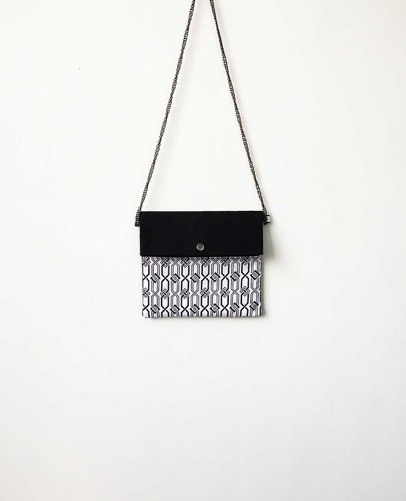 lattice and flowers   clutch / chain bag / shoulder bag/with chain - Messenger Bags & Sling Bags - Cotton & Hemp Blue