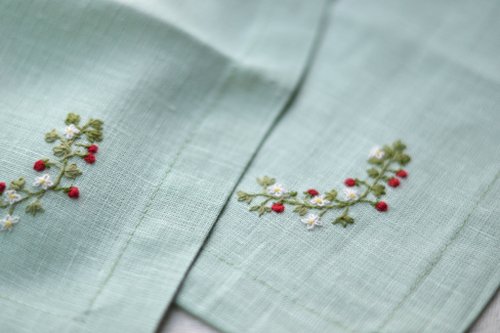 Purple hand embroidered linen napkins, floral cloth napkins, dinner napkins  45cm - Shop HareinHands Place Mats & Dining Décor - Pinkoi