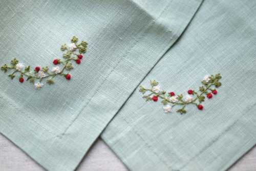 Purple hand embroidered linen napkins, floral cloth napkins, dinner napkins  45cm - Shop HareinHands Place Mats & Dining Décor - Pinkoi