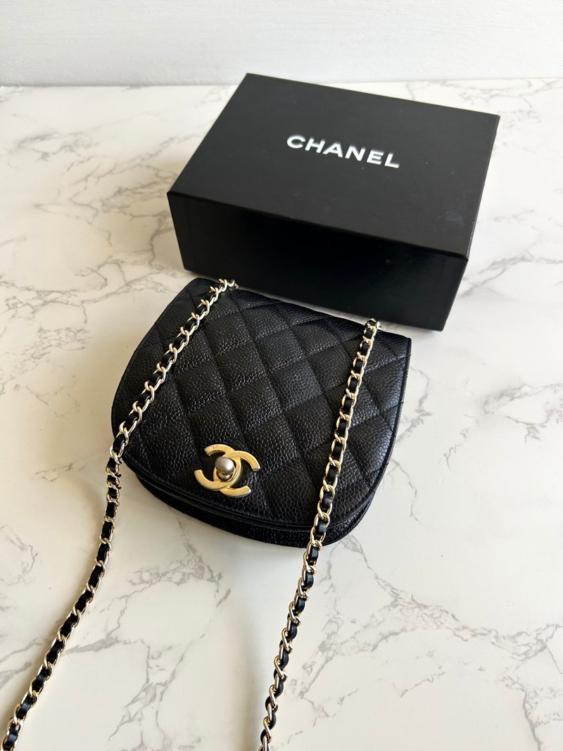 中古包 Chanel黑色金旋轉扣馬鞍包 斜背包 單肩包 側背包 二手包 - 側背包/斜背包 - 真皮 黑色