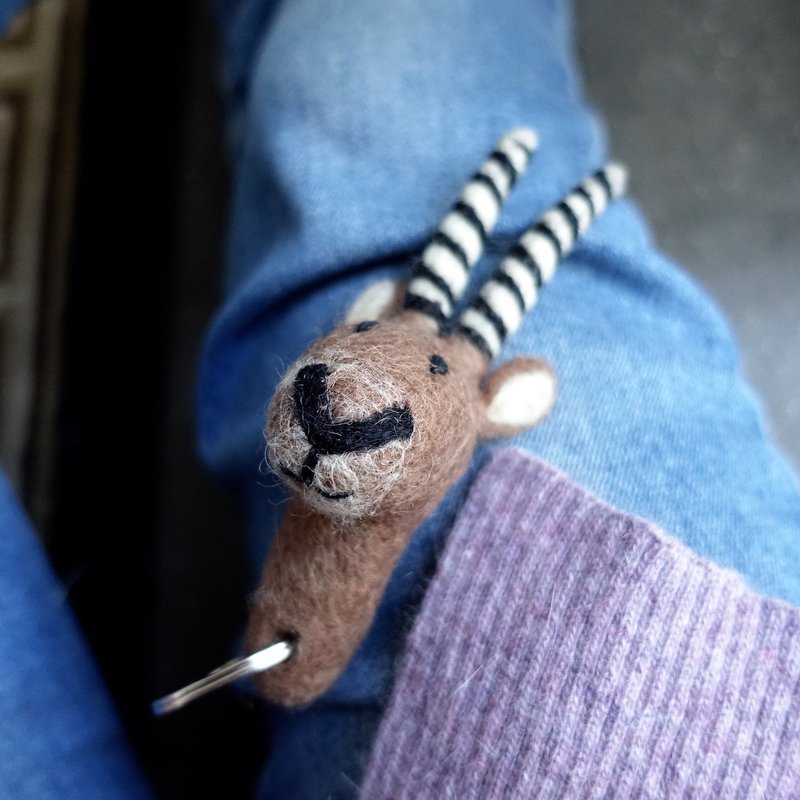 Wool Felt Keychain・Crispy Flute Goat - Keychains - Wool Brown