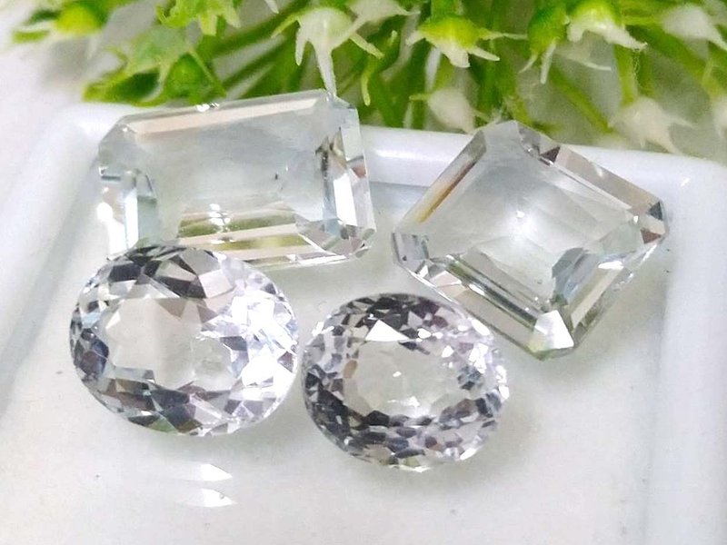 4 pcs. ฺ Natural topaz white unheated - 其他 - 寶石 白色