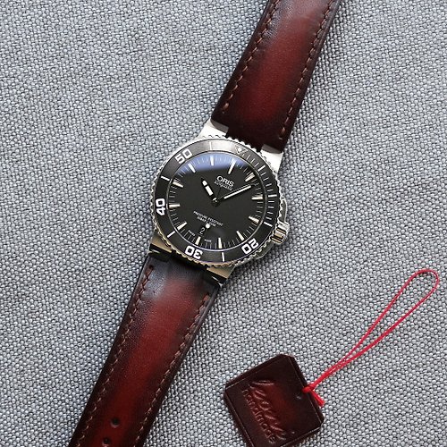 Leoni handmade Oris Aquis腕錶的表帶。