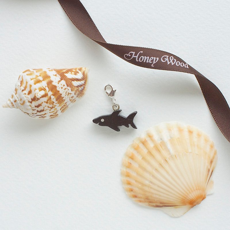 Shark wooden charm - Charms - Wood Brown