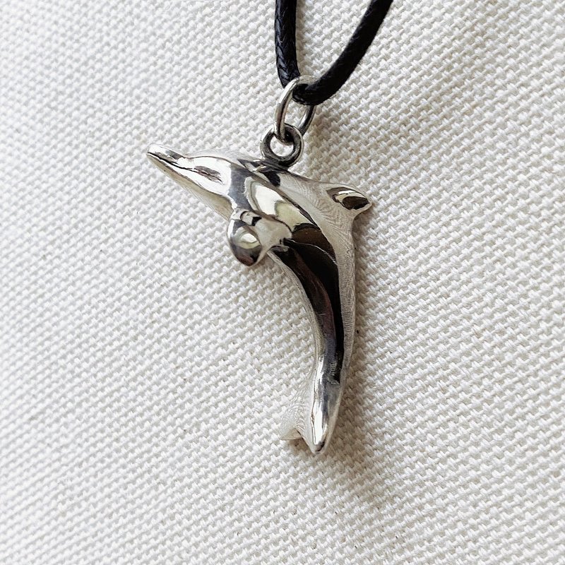 Sterling silver dolphin pendant (chain not included) - สร้อยคอ - เงินแท้ สีเงิน