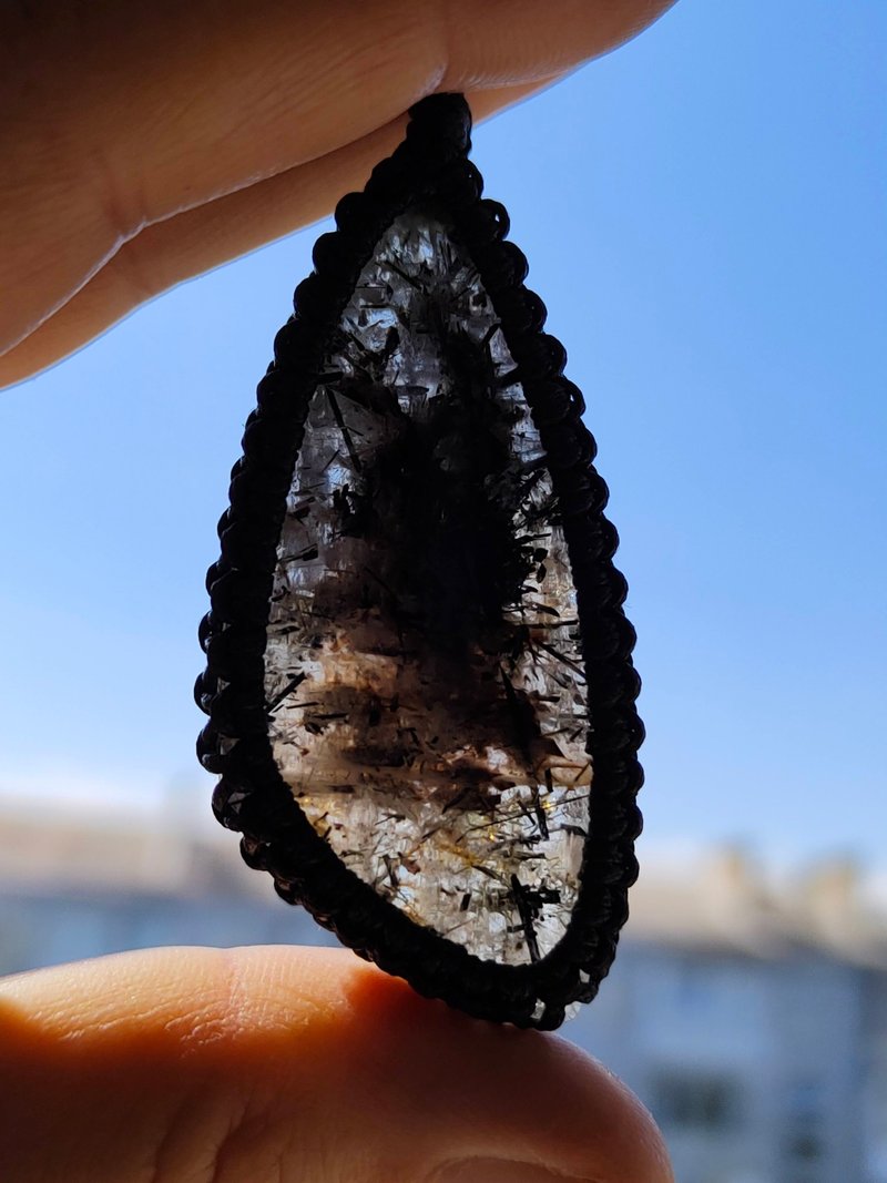 Aegirine in Natrolite macrame pendant, rare synergy 12 stones necklace - 項鍊 - 寶石 黑色