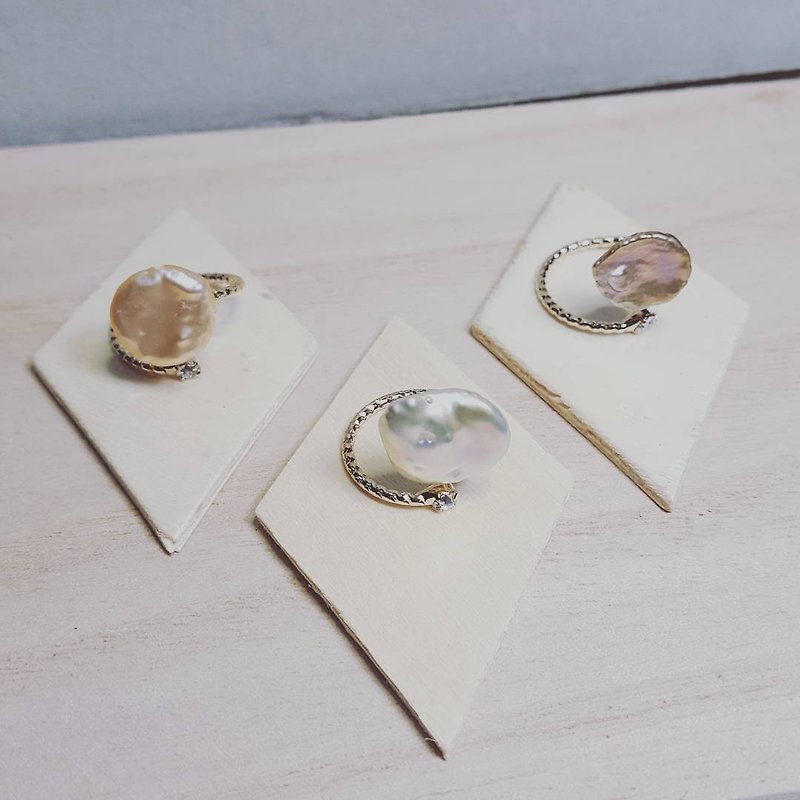 Style from Nature: Rings of Natural Glittering Keshi Pearls with CZ (minimal/arty/baroque/handmade in hong kong/simple/edgy) - General Rings - Gemstone Pink