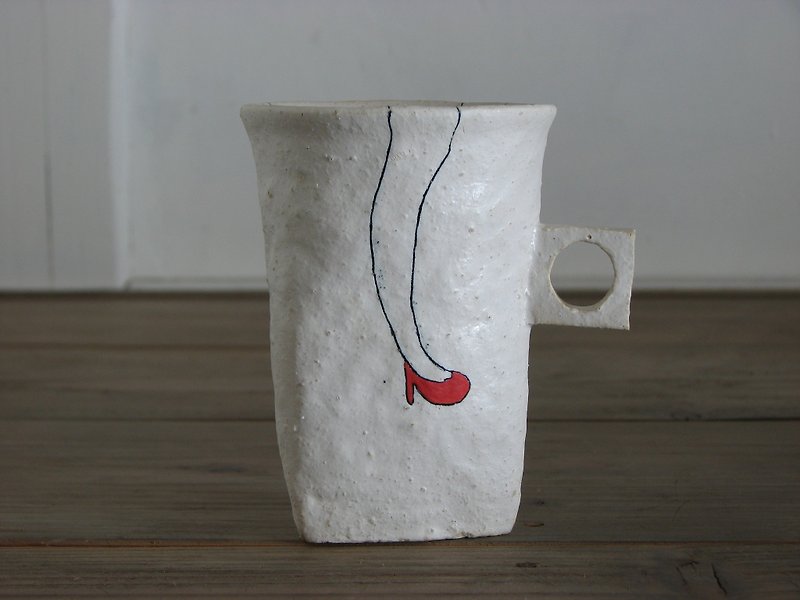 赤いシリーズ　（背の高いカップ） - マグカップ - 陶器 ホワイト
