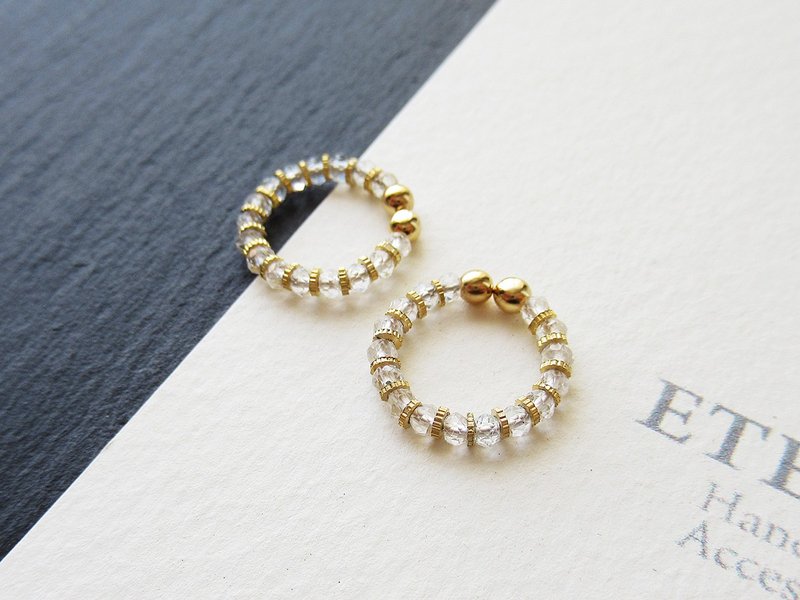 White Topaz and metal beads, tiny hoop earrings 夾式耳環 - Earrings & Clip-ons - Stone Transparent