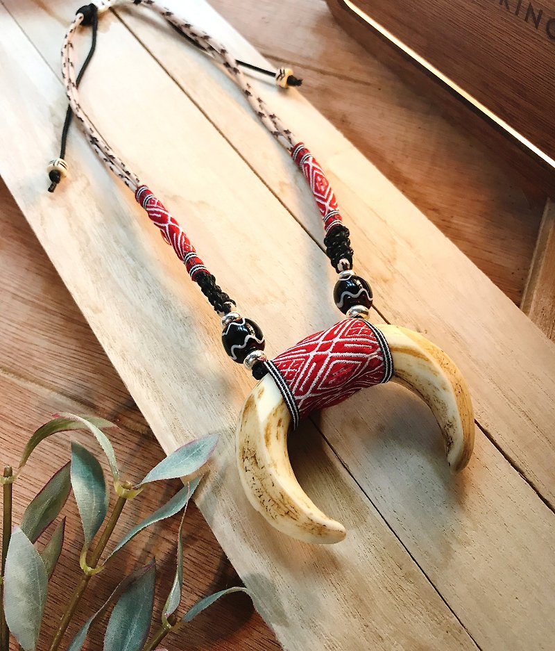 //Limited design // Ancestral spirit ‧ Molar tooth necklace - Necklaces - Other Materials Red