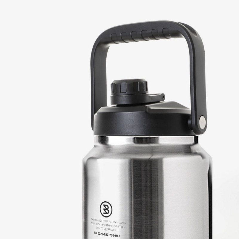 BROOKLYNWORKS 2.5L 不鏽鋼保冰水壺-銀色 - 水壺/水瓶 - 不鏽鋼 銀色