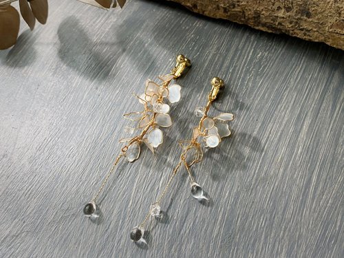 クリスタル樹脂クリスタルつる花アシンメトリーイヤリング - ショップ