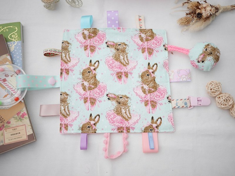 Rabbit bunny towel. The rattle can be removed. - Other - Cotton & Hemp Green