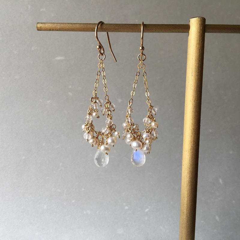 Handmade earrings dream wedding - Earrings & Clip-ons - Pearl White