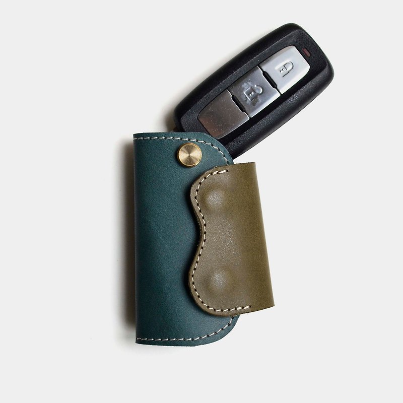 [Wheel frame made of olive tree] vegetable tanned cowhide car key case green olive green leather lettering - Keychains - Genuine Leather Green