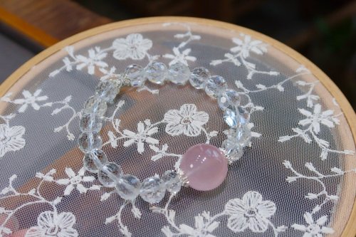 Angel's tears 天使之淚 Jewelry Design 天然原礦白水晶 粉晶轉運珠白水晶大衛星設計單圈手串