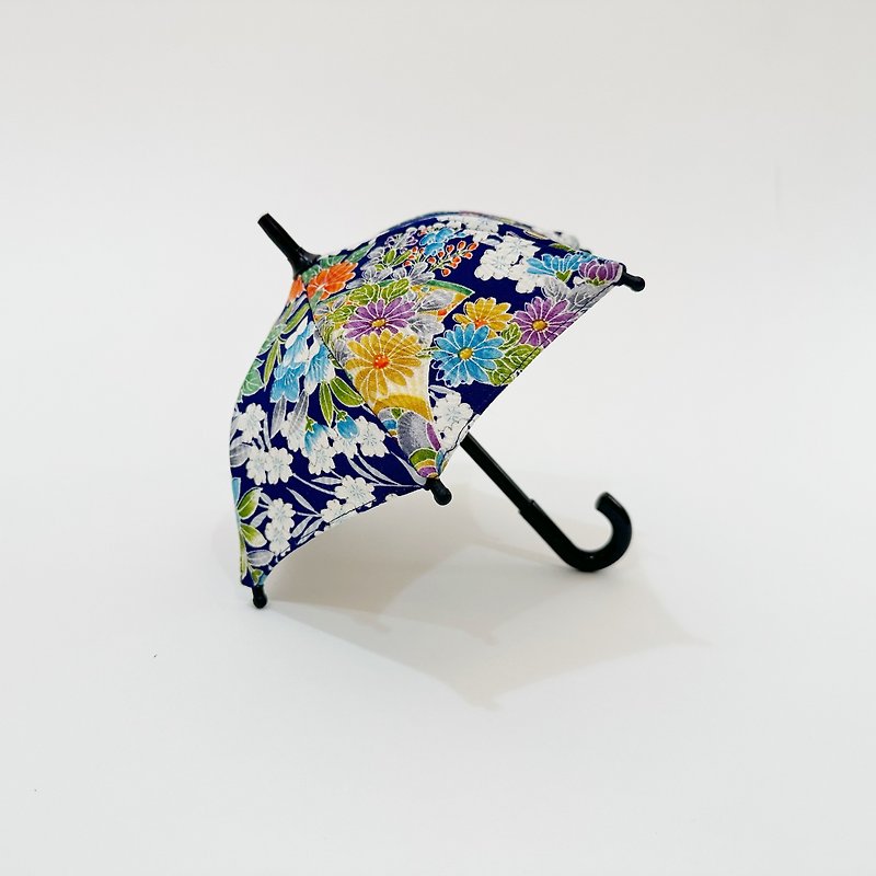 Kimono umbrella objet created by upcycling Japanese Vintage Silk Kimono #13 - Items for Display - Silk Pink