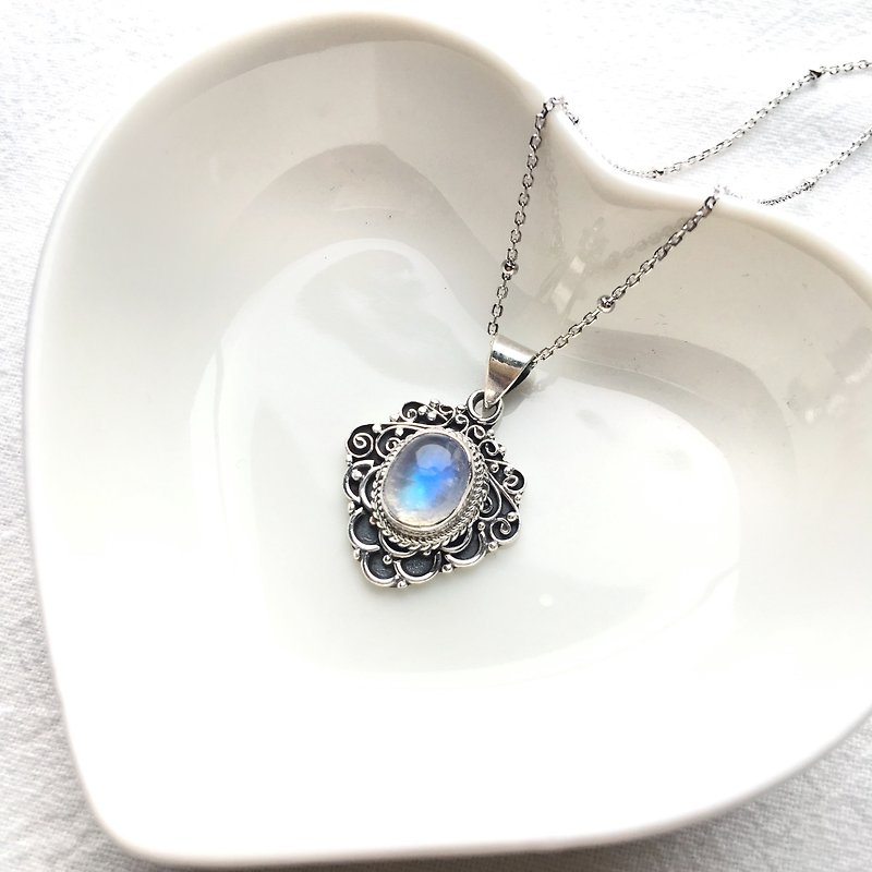 Moonstone 925 sterling silver classical ornate style necklace Nepal handmade silverware - Necklaces - Gemstone Silver