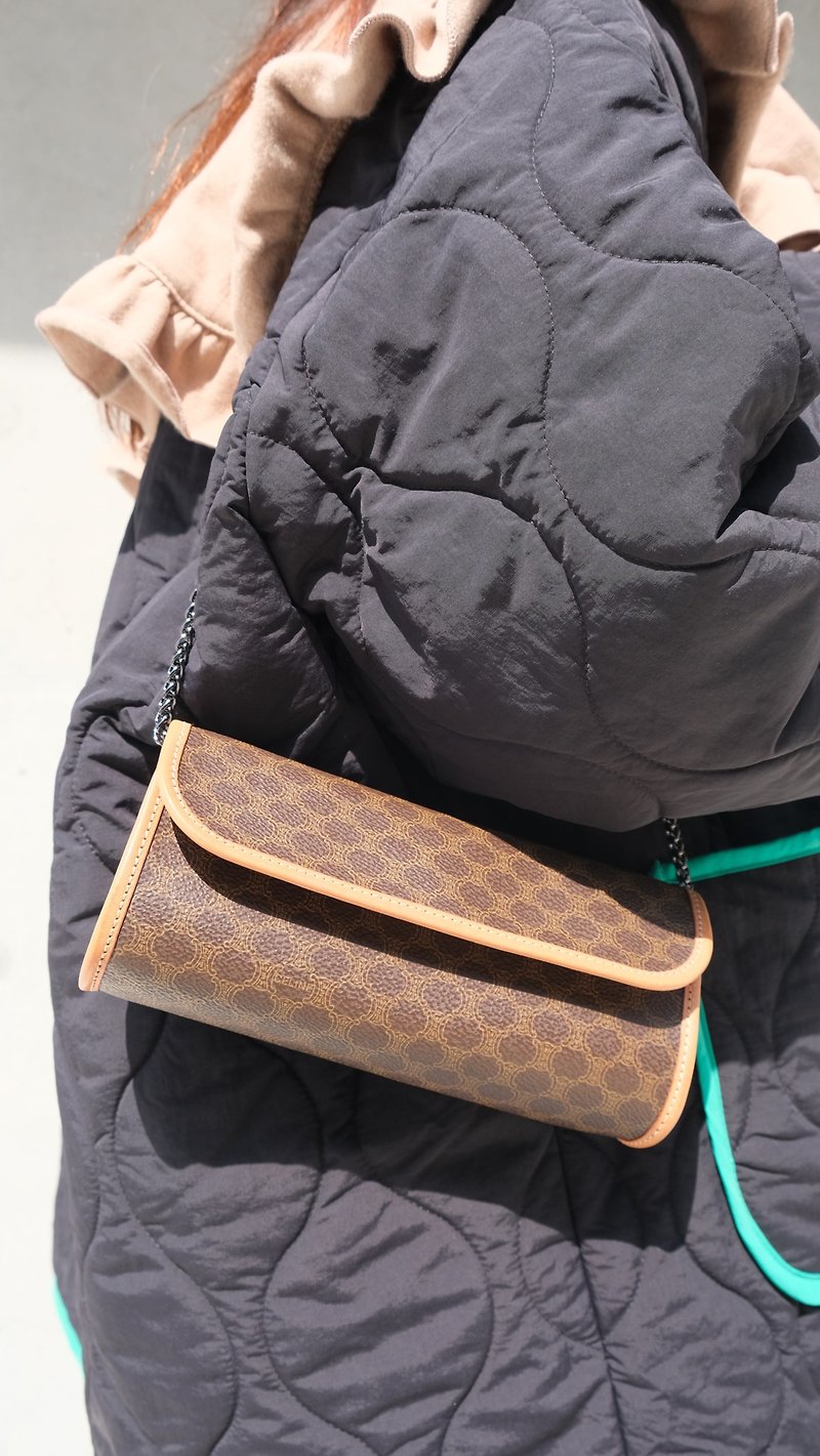 CELINE Macadam Pattern Pouch Brown handbag free to add shoulder strap to make side backpack - กระเป๋าแมสเซนเจอร์ - หนังแท้ สีนำ้ตาล