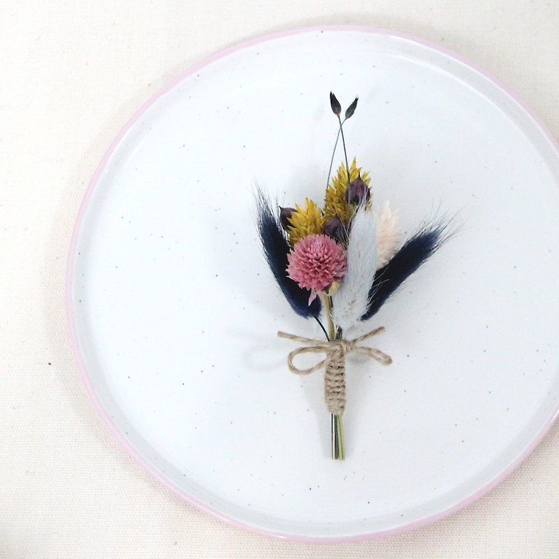 Miniature magnet small bouquet / blue rabbit tail and amaranth - ช่อดอกไม้แห้ง - พืช/ดอกไม้ 