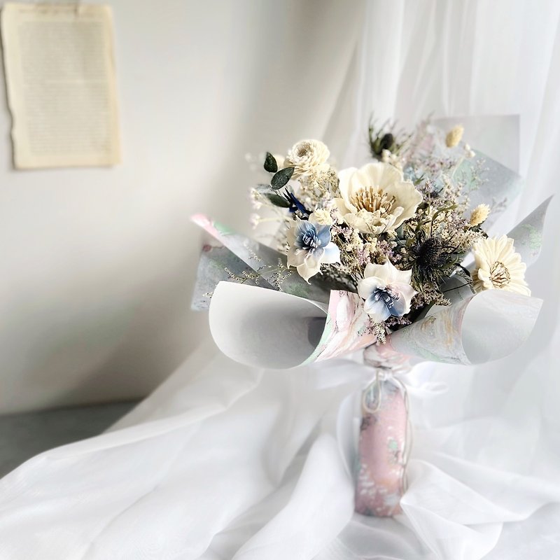 永生花花束 | 後花園夢境系列-冰島藍 生日禮 客製化 情人節花束 - 乾燥花/永生花 - 植物．花 