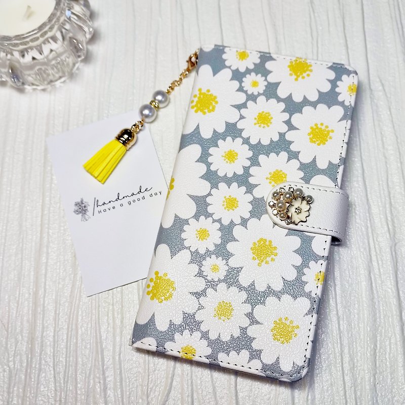Scandinavian flower lover pattern smartphone case notebook type case iPhone 12 iPhone XR iPhone 11 Xperia 10 IV Galaxy S23 Android - เคส/ซองมือถือ - หนังเทียม สีเหลือง