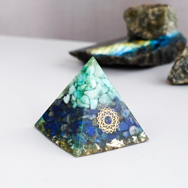 【天河石、青金石】奧根水晶能量金字塔Orgonite 5x5 cm - 擺飾/家飾品 - 水晶 多色