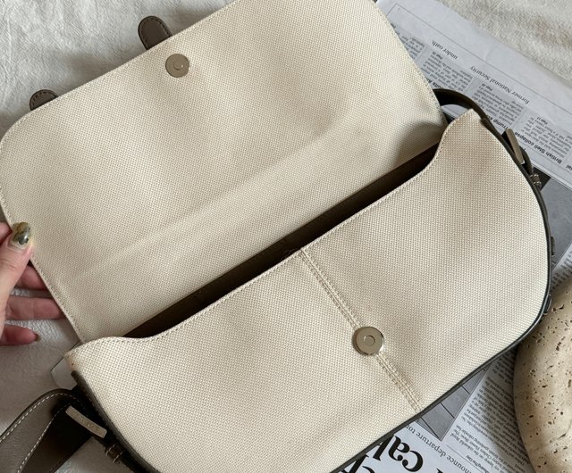 LOEWE オリーブグリーン ショルダーバッグ LOEWE オリーブグリーン ショルダーバッグ - メルカリ