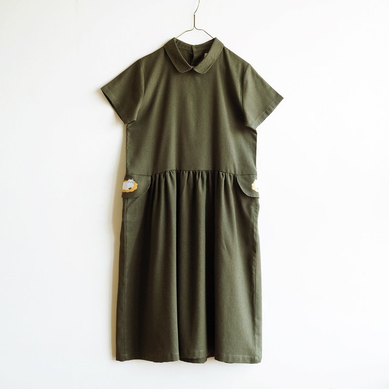 cat on carpet cotton linen gathered dress : olive green - 洋裝/連身裙 - 棉．麻 綠色