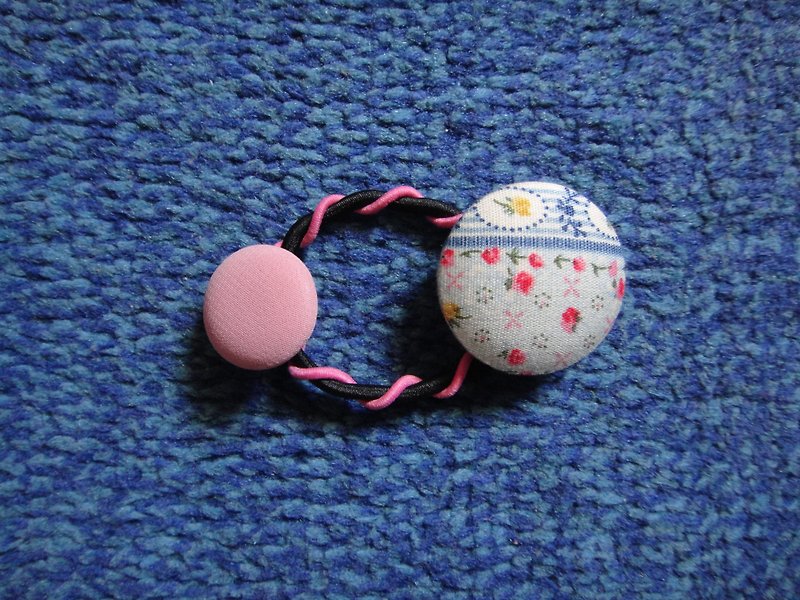 Rose Garden Berry Pink Button Hair Tie C54CIX27X04 - เครื่องประดับผม - ผ้าฝ้าย/ผ้าลินิน สีน้ำเงิน