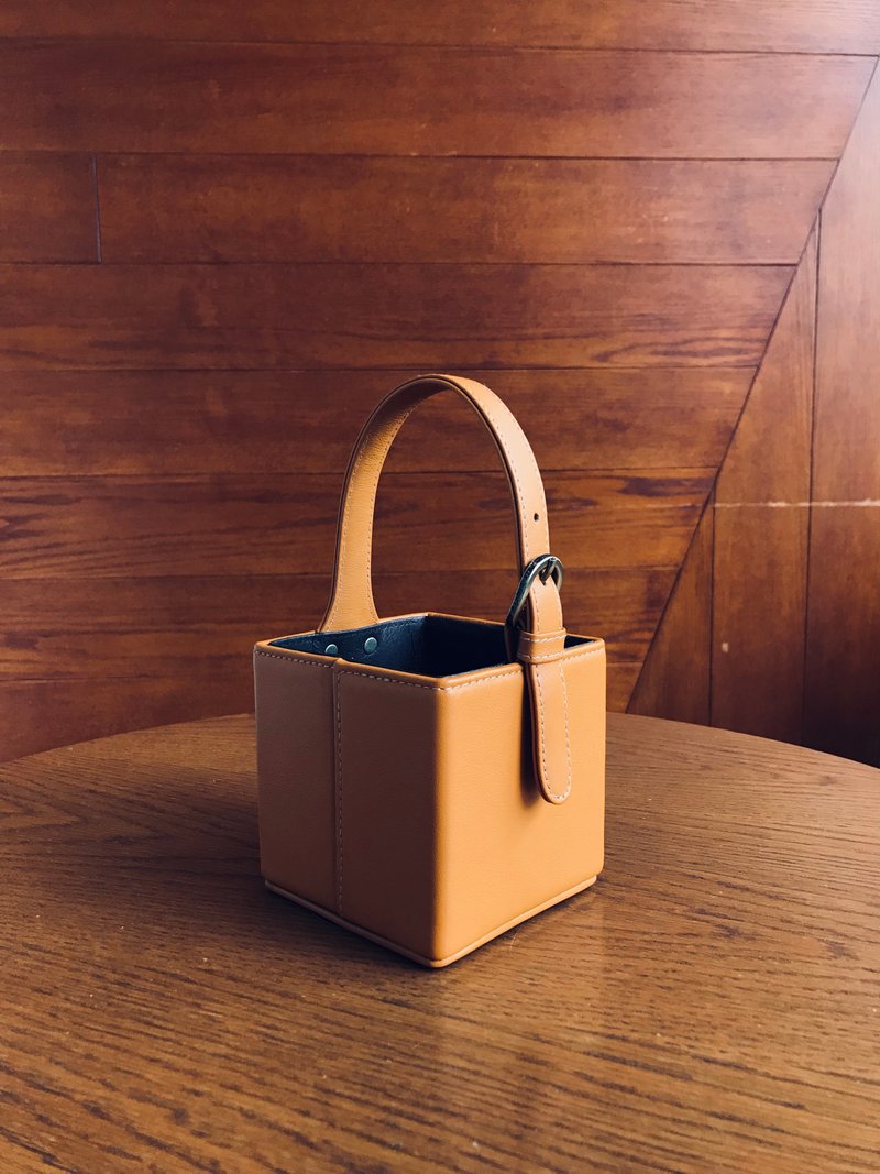 相見恨晚 牛皮置物盒 流沙黃 - 層架/置物架/置物籃 - 真皮 橘色