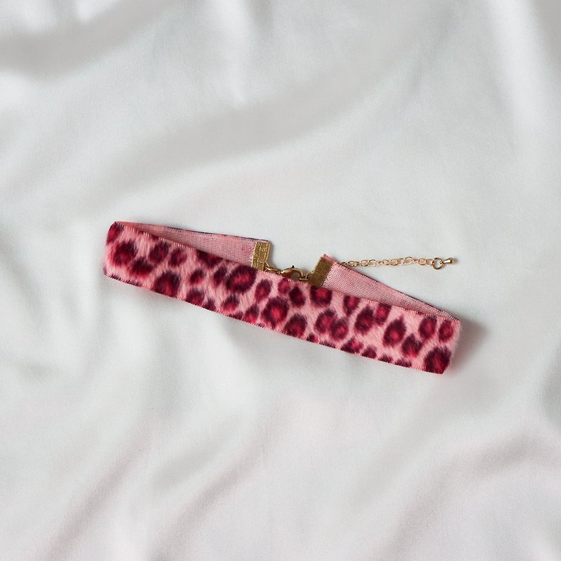 fillings 粉色豹紋絨布頸鏈 - 頸鏈 - 其他材質 粉紅色