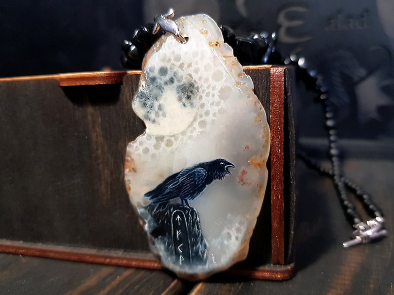 Raven Necklace Moon crow Viking Pendant Nordic amulet Elite shungite  烏鴉吊墜  次石墨珠 - Necklaces - Stone Black